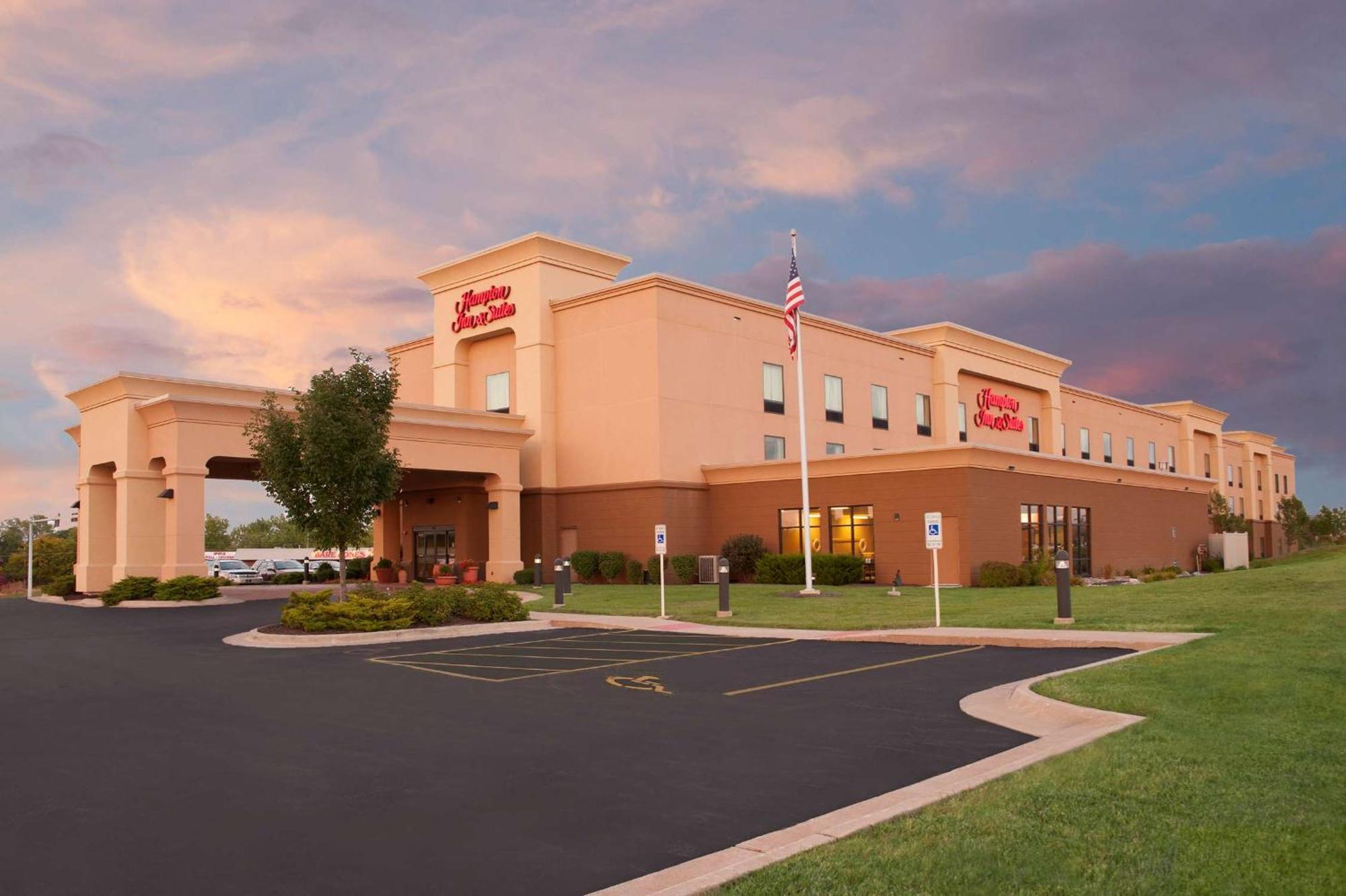 Hampton Inn & Suites Moline-Quad City Int'L Aprt Экстерьер фото