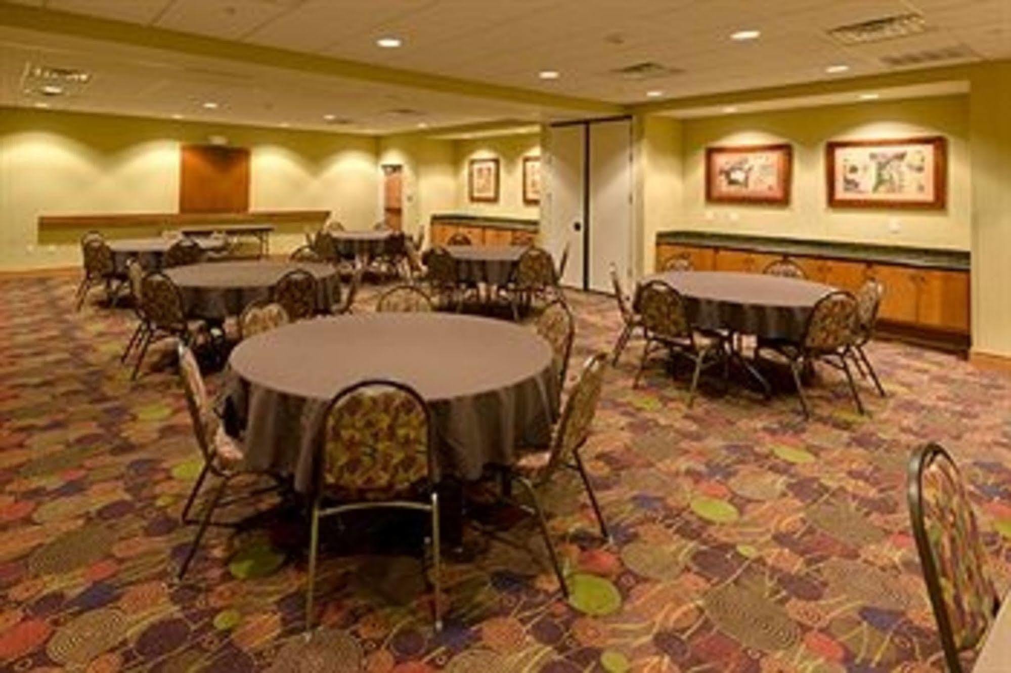 Hampton Inn & Suites Moline-Quad City Int'L Aprt Экстерьер фото